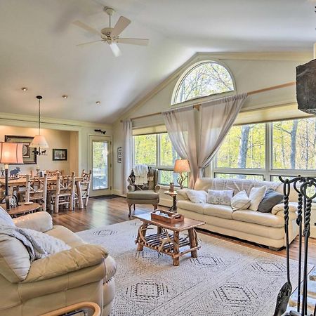 Resort-Style Harbor Springs Home With 2 Decks! Exterior photo