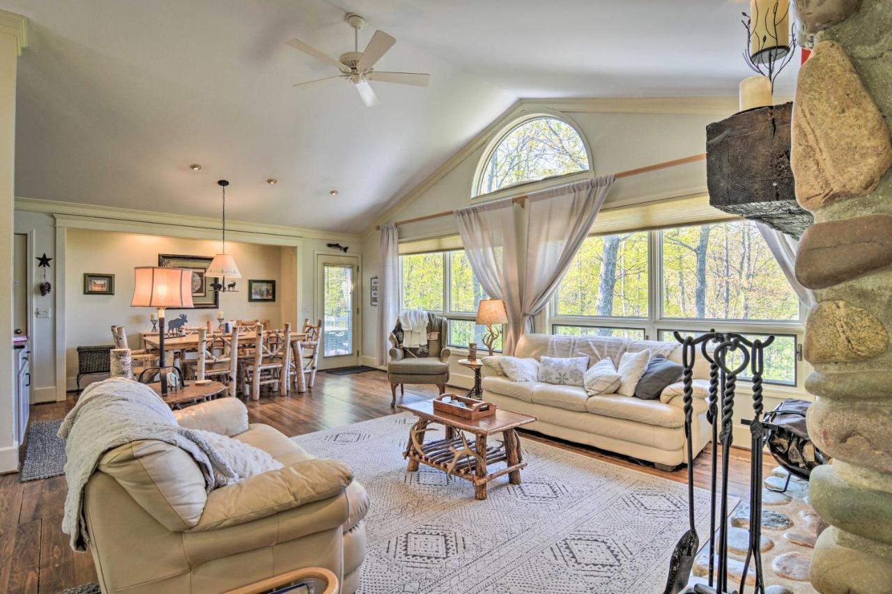 Resort-Style Harbor Springs Home With 2 Decks! Exterior photo