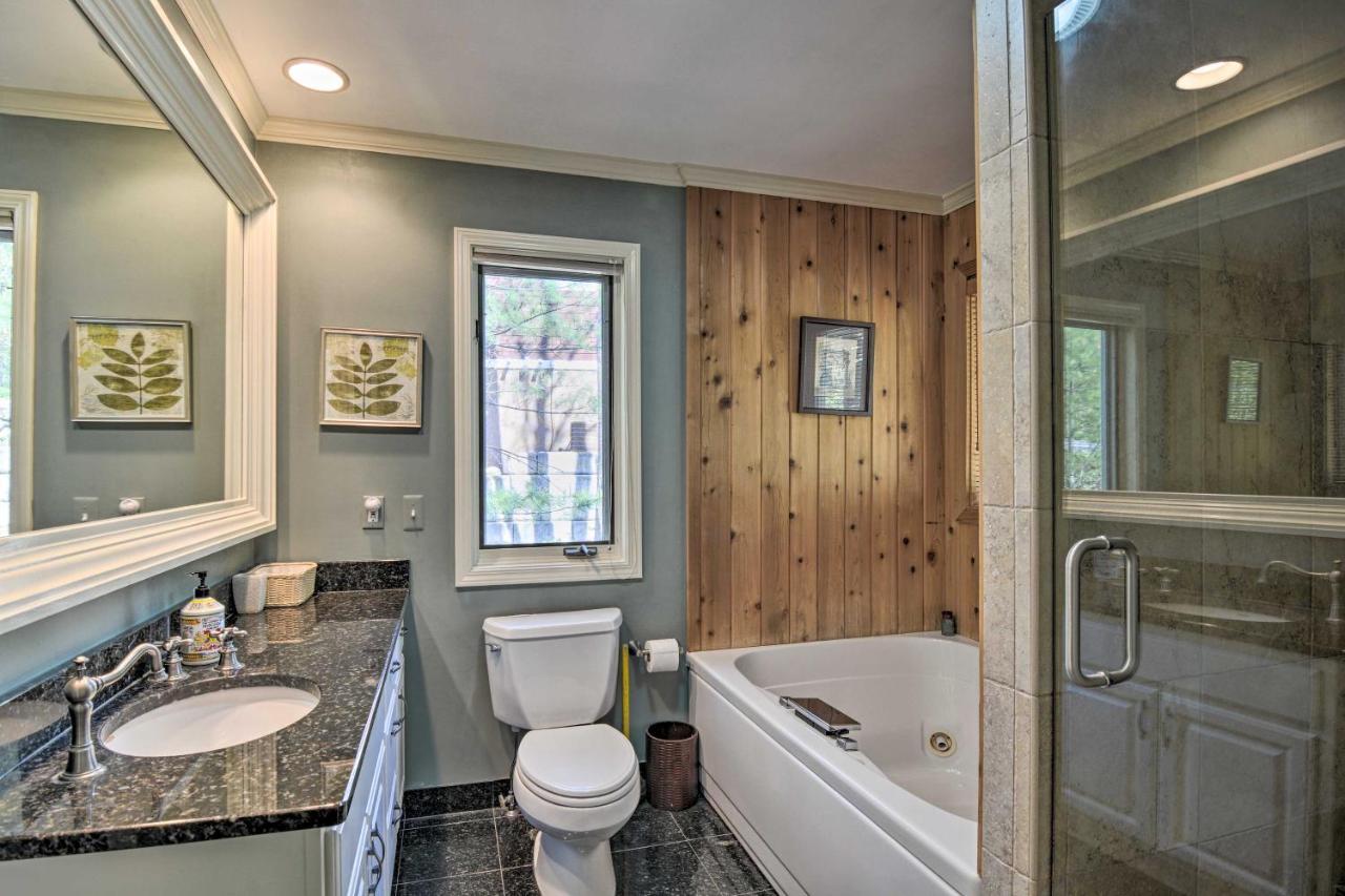 Resort-Style Harbor Springs Home With 2 Decks! Exterior photo
