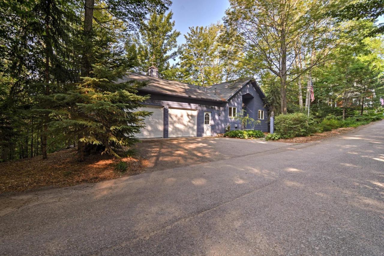 Resort-Style Harbor Springs Home With 2 Decks! Exterior photo